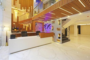 Hotel Mayfair Just a Minute Away From New Delhi Railway Station and Connaught place